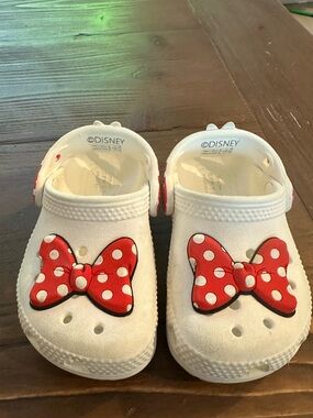 Disney Minnie Mouse Crocs